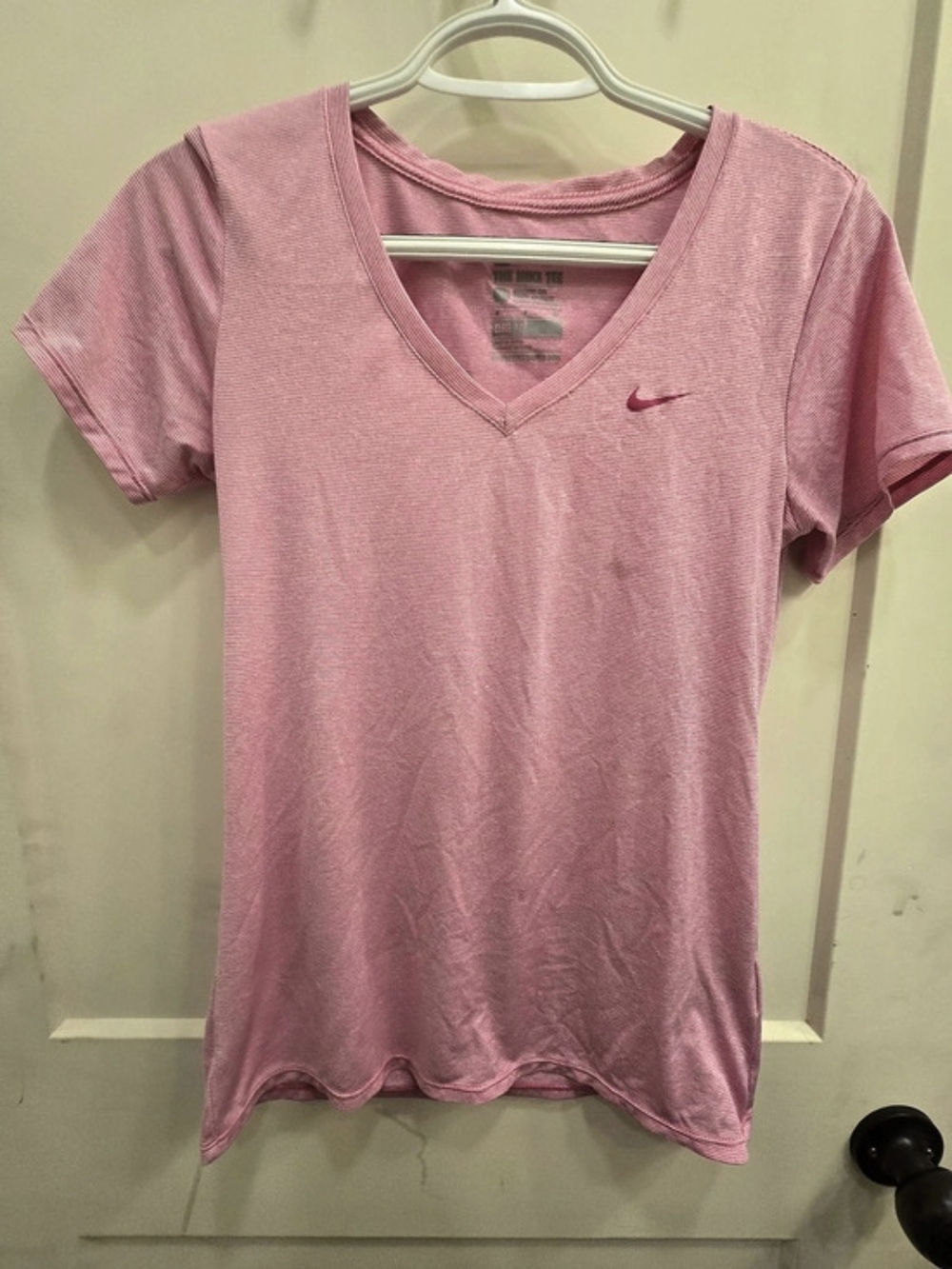 Nike The Nike Tee Dri-FIT V-Neck Striped Pink Small